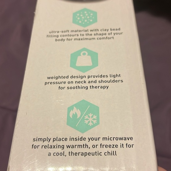 New in original box Weighted Hot & Cold Therapy for Neck & Shoulder Pain Relief - Picture 5 of 8